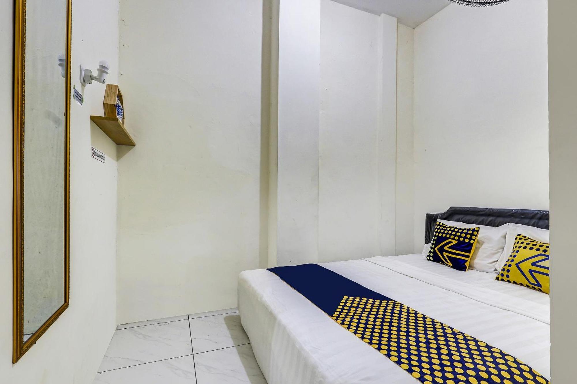 Spot On 90780 Gang Tengah Homestay Syariah Семаранг Экстерьер фото